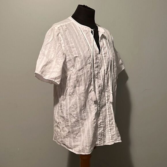 Westport Women's White Striped Lace Short Sleeve Neck Tie Top Size Large - Picture 5 of 7